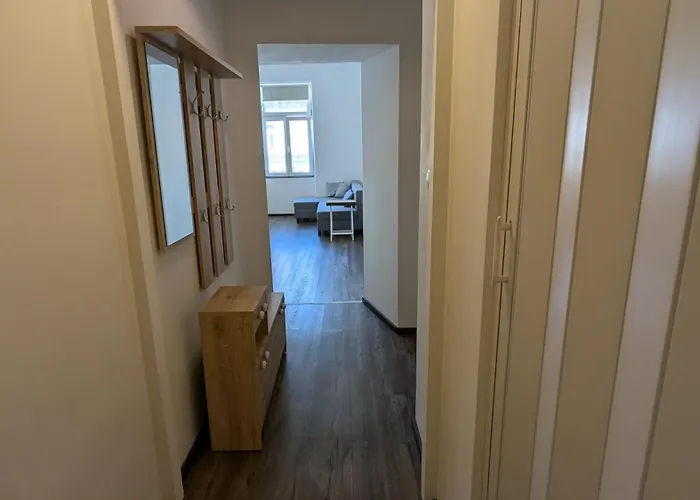 Cozy Near Schoenbrunn * Vienna